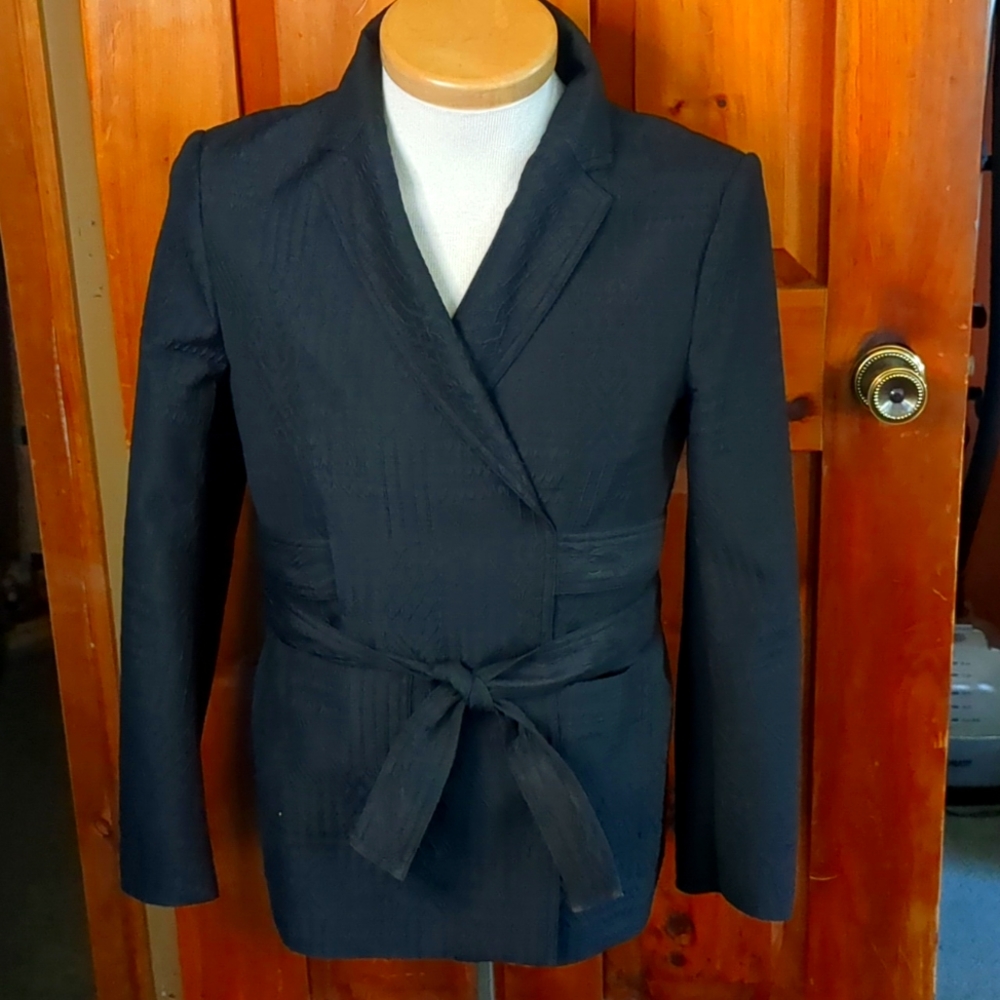 BCBG MAXAZRIA* NWT textured, wrap 2 pocket long sleeve notch collar lapel blazer